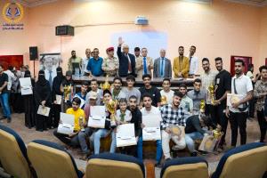 جامعة عدن تحتفي بأسبوع الطالب الجامعي ال 24 وتكرم الفائزين 
