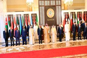 رئيس مجلس القيادة يشارك في الجلسة الافتتاحية لمؤتمر القمة العربية