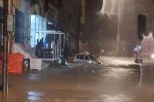 وفاة وإصابة 40 شخصاً بسبب الأمطار والسيول في المهرة
