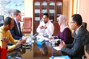 وكيل محافظة عدن لشئون الشباب يلتقي مسئول قسم الشؤون السياسية في مكتب المبعوث الأممي إلى اليمن