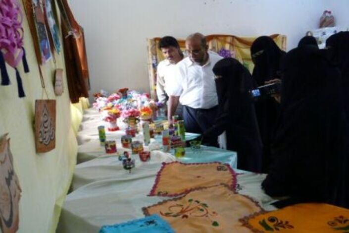 افتتاح معرض التربية الفنية بكلية البنات جامعة حضرموت بثانوية الميناء بالمكلا
