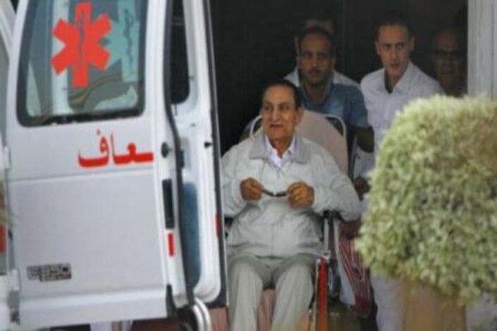 تسجيلات مسربة لمبارك.. (ثورة 25 يناير بدأت في 2005)