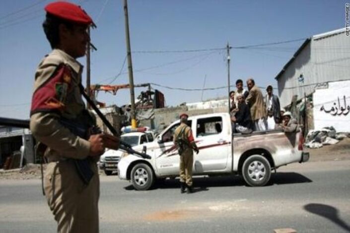 حدث قبل قليل : مسلحون يشنون هجوما على نقطة للجيش اليمني بشبام حضرموت