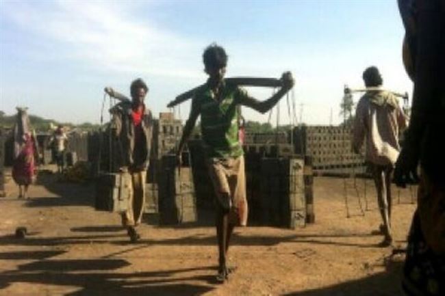 عمال أفران الطوب فى الهند "يعيشون كالعبيد"