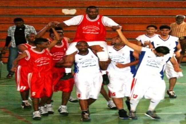 لاعب التلال عصام أحمد عمر يودع ملاعب كرة السلة في احتفال بسيط ومتواضع
