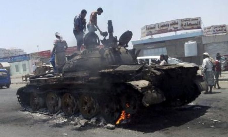 مقتل العشرات في اشتباكات عنيفة قرب ميناء عدن باليمن