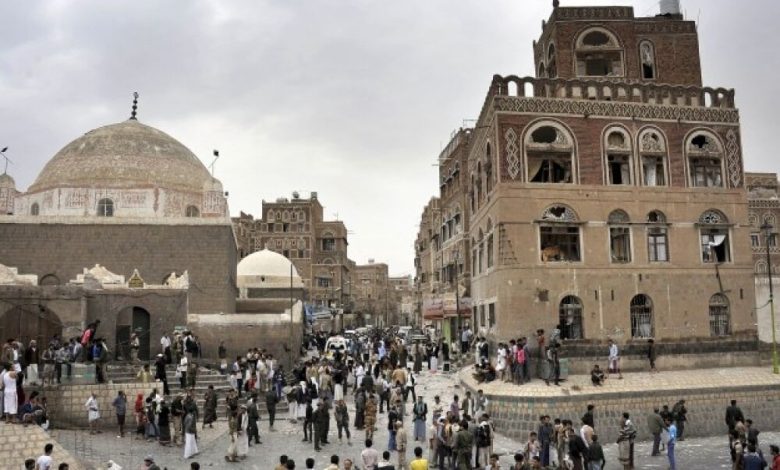الخوف يخيم على سكان صنعاء مع توارد أنباء عن قرب تحريرها