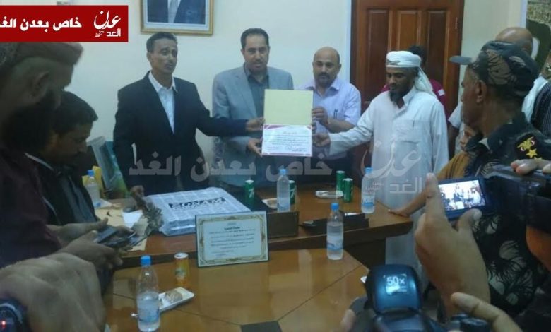 المجلس المحلي لمديرية خور مكسر يكرم وزير الشباب والرياضة نايف البكري