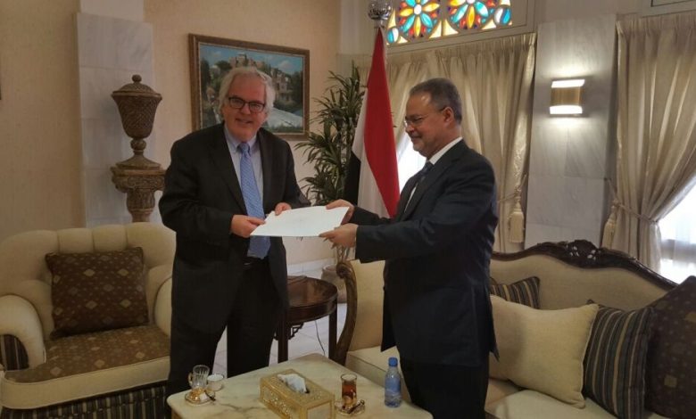 وزير الخارجية يتسلم أوراق اعتماد سفير النرويج غير المقيم لدى اليمن