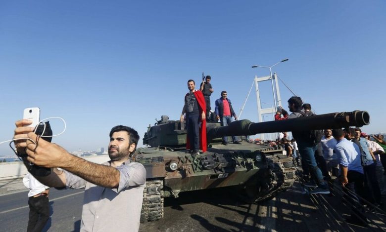 إحباط الانقلاب في تركيا... وأردوغان يتوعد بتطهير الجيش