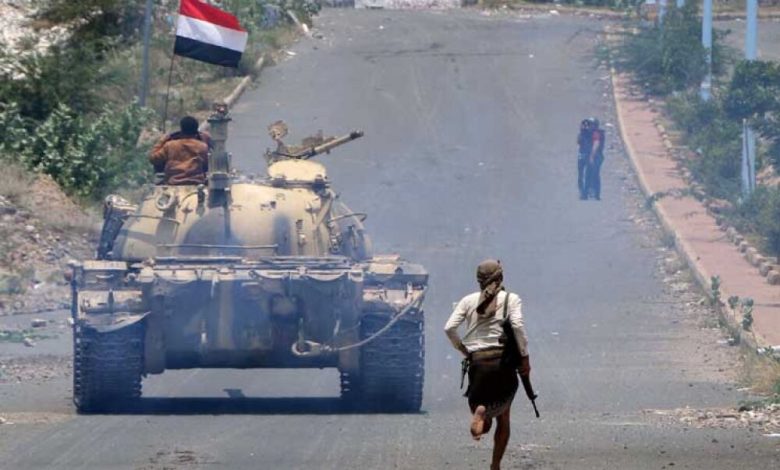 القوات الموالية لـ”هادي” تسيطر على مواقع جنوبي اليمن خلال معارك مع الحوثيين