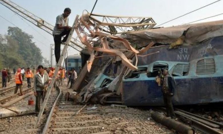 إصابة 61 في خروج قطار عن القضبان في الهند