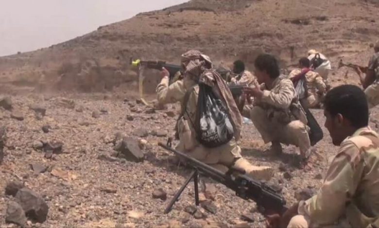 مدفعية الجيش اليمني تقصف مواقع الحوثيين بمأرب