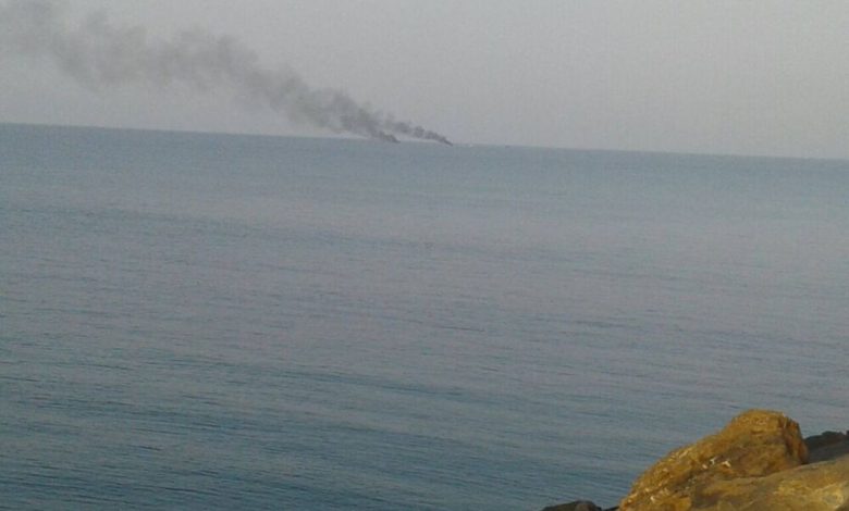 فرق هندسية تفكك ألغام بحرية زرعها الحوثيون قبالة سواحل ميدي