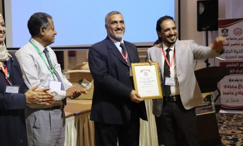 نقابة كلية الطب جامعة عدن تمنح (150) ألف جائزة سنوية للأبحاث الفائزة بالثلاثة المراكز الأولى في المؤتمر العلمي لأطباء الأمتياز