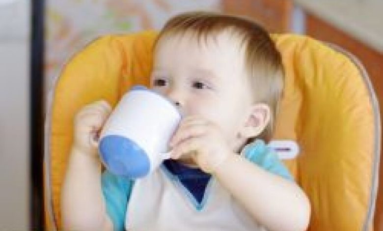 كلّ ما يجب أن تعرفيه عن الحليب للطفل بعد عامه الأول