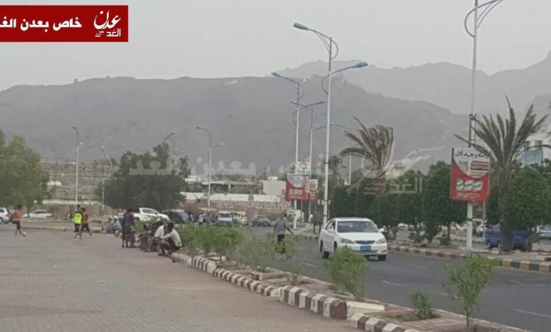 شهود : اندلاع اشتباكات بين مسلحين يرتدون بزات عسكرية بمحيط فندق عدن وجولة العاقل
