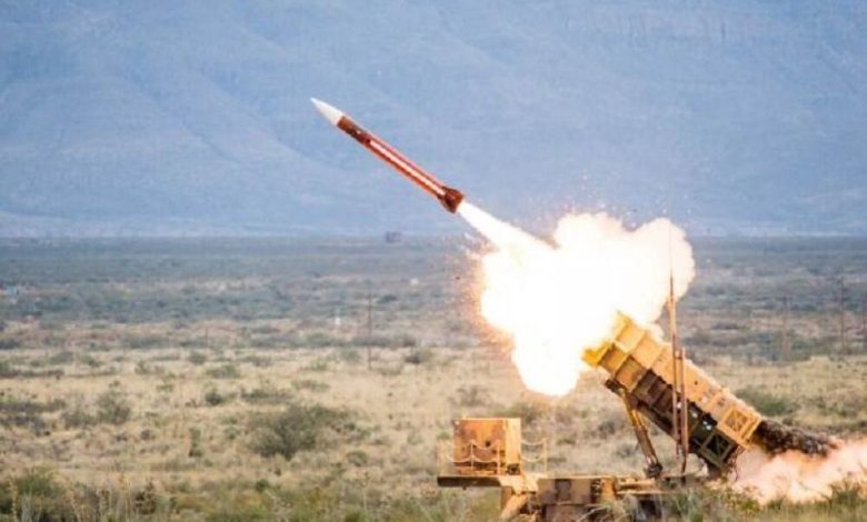 دفاعات التحالف العربي تعترض صاروخا باليستيا جديدا في سماء مأرب