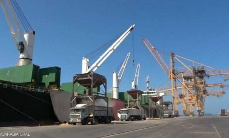 التحالف العربي : المليشيات منعت 6 سفن من دخول ميناء الحديدة