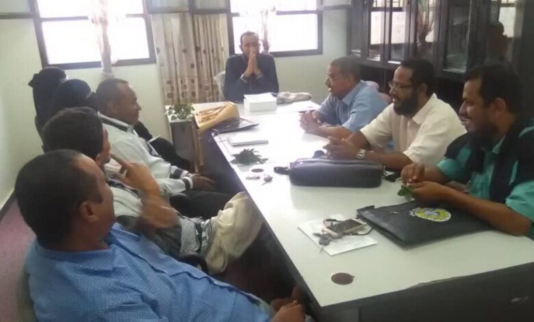 مدير مكتب التربية والتعليم بزنجبار يجتمع بفريق التوجية التربوي بالمديرية