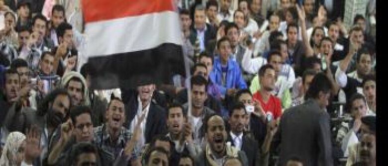 ناشطون يطلقون هاشتاج (الانقلاب دمر اليمن)