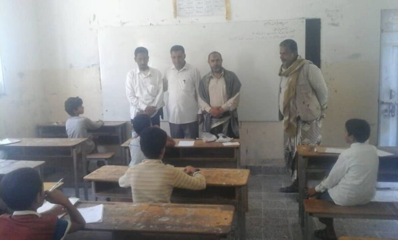 مدير إدارة تربية يهر يتفقد الامتحانات في مدرسة هائل سعيد