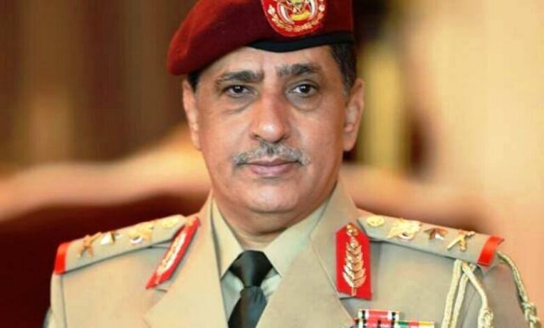 رئيس هيئة الأركان العامة "النخعي" يعزي بوفاة رئيس هيئة العمليات العسكرية اللواء/ ناصر بارويس