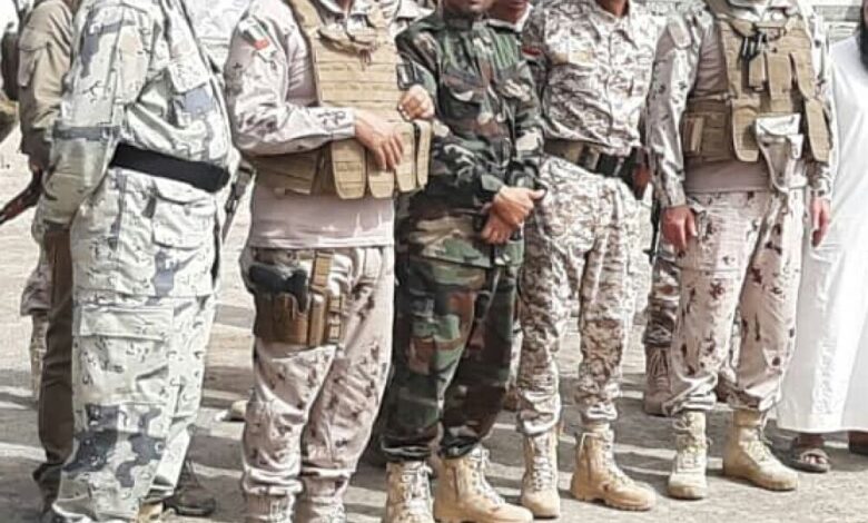 قائد التحالف العربي يزور مقر كتيبة حزم3 بخورمكسر