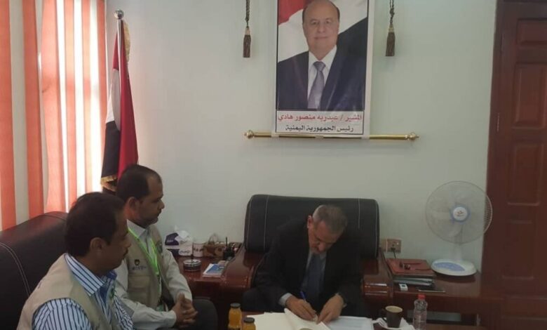 وزير التربية د. عبد الله لملس يلتقي مؤسسة شباب أبين