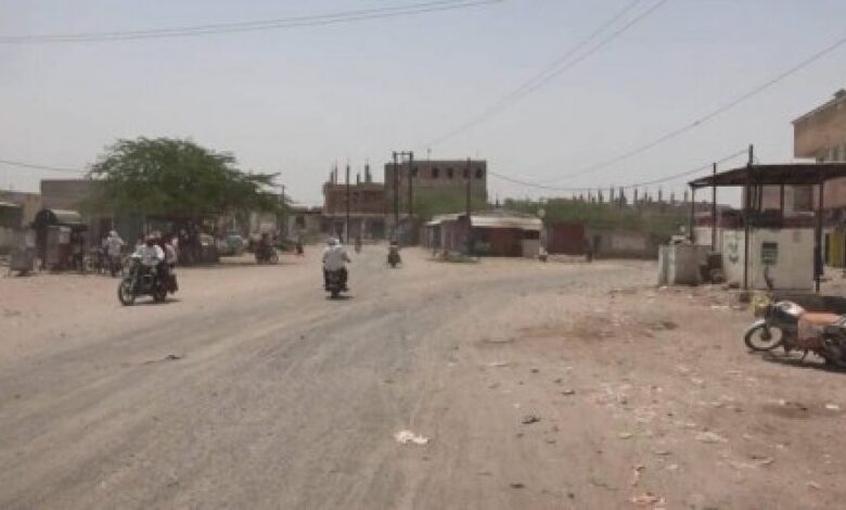 تواصل الاستهداف الحوثي للأحياء السكنية في الحديدة