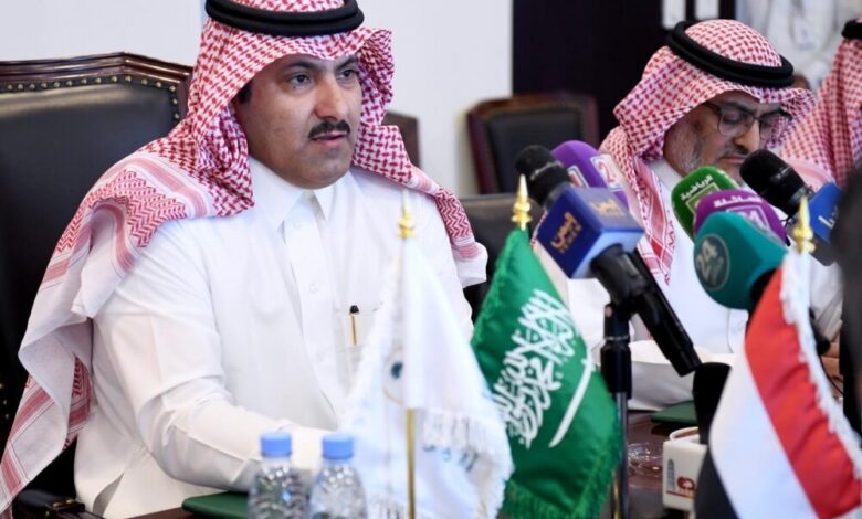 السفير آل جابر: الشعب اليمني في قلب واهتمام القيادة السعودية
