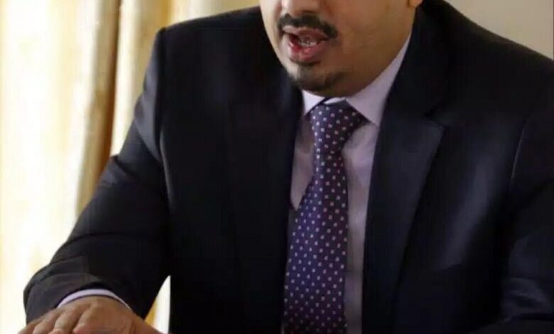 وزير الإعلام يعلق على قيام الحوثيين بنقل خطبة الخميني في مساجد صنعاء