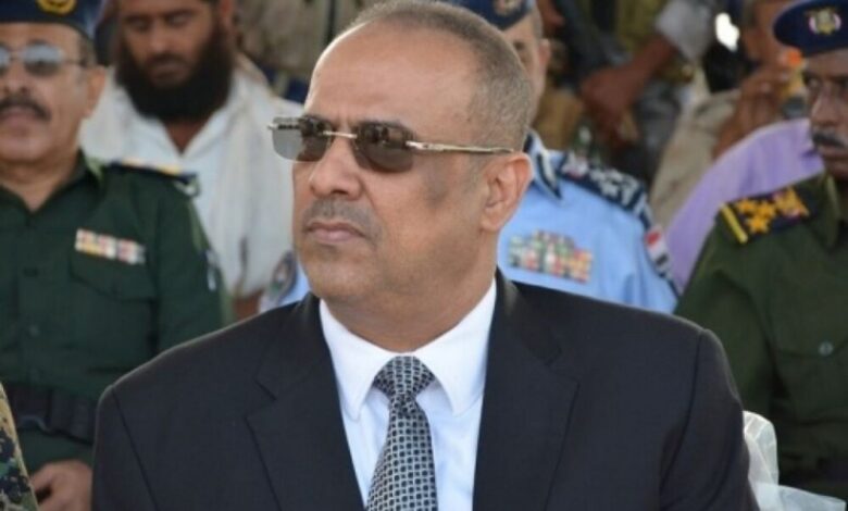 نائب رئيس الوزراء وزير الداخلية يعزي في وفاة المناضل اللواء قائد الغزالي
