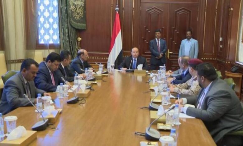 الحكومة ترحب بإعلان قيادة التحالف وقف إطلاق النار في اليمن