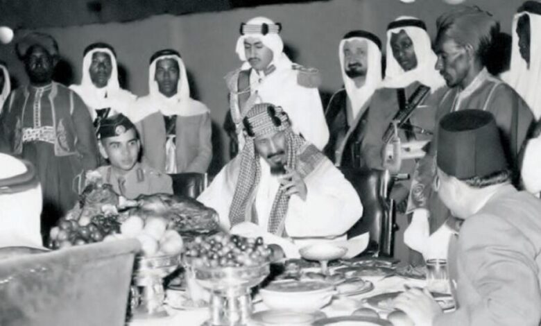 كيف أسس الملك عبد العزيز لاستقلال السعودية وحيادها؟