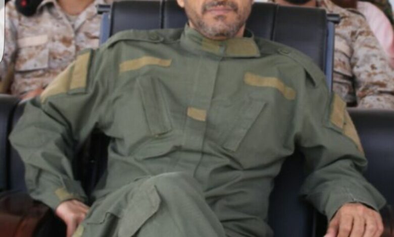 صحفي مقرب من الانتقالي: اللواء شلال على تواصل مع مدير الأمن الجديد ويرحب به في أي وقت لتسليمه ملف الأمن