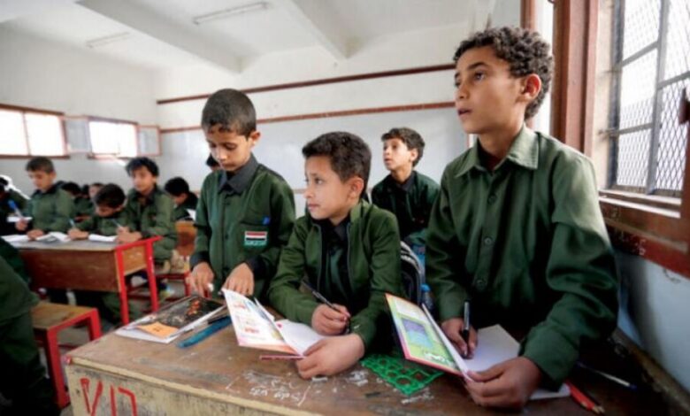 مخطط حوثي لاستقطاب آلاف الطلاب للزج بهم في جبهات القتال