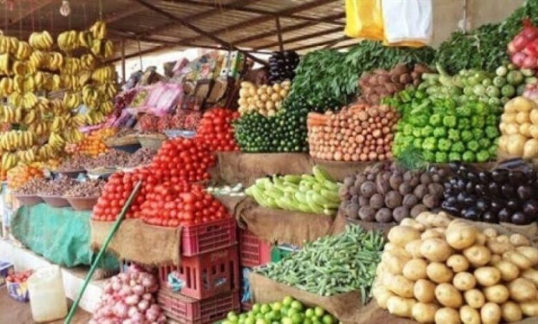 بسبب ارتفاع اسعارها :عزوف المواطنين في عدن عن شراء الخضار واللحوم والاسماك