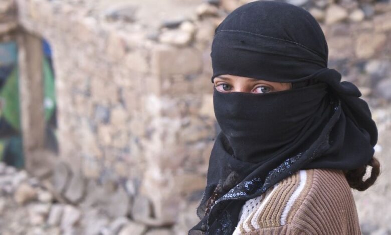 المرأة اليمنية بين وهم الحملات العالمية و واقعها الأسود المرير