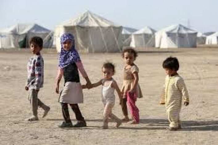 الغارديان: الحرب والمجاعة تهدد بالقضاء على جيلا كاملا من اليمنيين