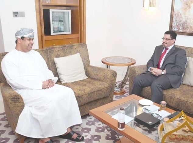 وزير الخارجية اليمني أحمد عوض بن مبارك لـ«عمان»: نعوّل على الدور العماني في قبول «الحوثيين» مبادرة السلام