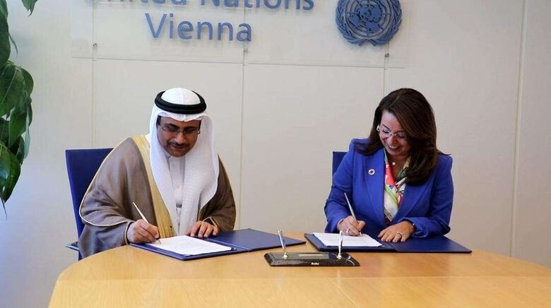 "العسومي" يوقع أول اتفاقية من نوعها بين البرلمان العربي والأمم المتحدة