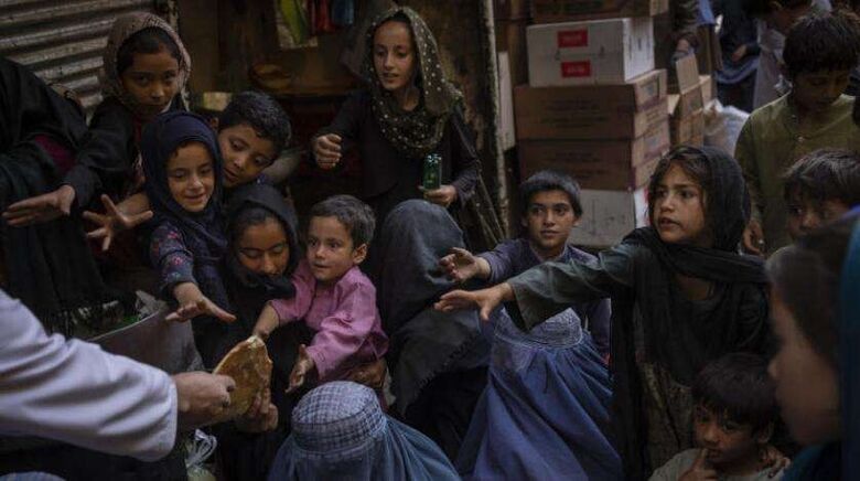 «من اللحم إلى الخبز الجاف»... الأفغان يبيعون كل ما يمتلكونه لشراء الطعام