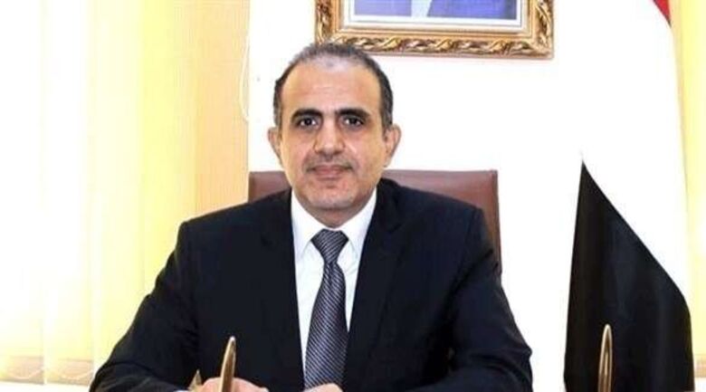 وزير الصحة يحذر من التعامل مع مزوري الشهادات الصحية في المنافذ اليمنية