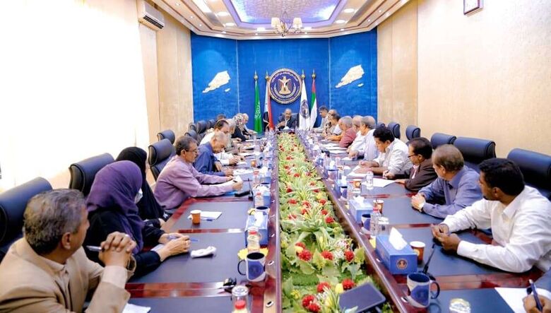 الزُبيدي يترأس اجتماعاً لتنفيذية انتقالي العاصمة عدن