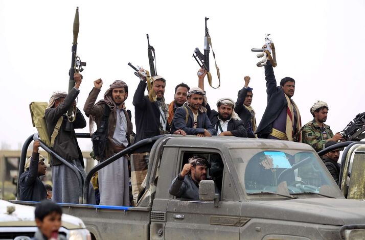 الحوثيون يتأهبون للسيطرة على أموال 14 من كبار التجار اليمنيين