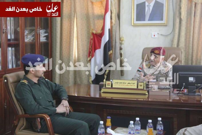 قائد المنطقة العسكرية الاولى قائد اللواء37مدرع يستقبل  مدير عام الامن بالوادي والصحراء بعد تكليفه .