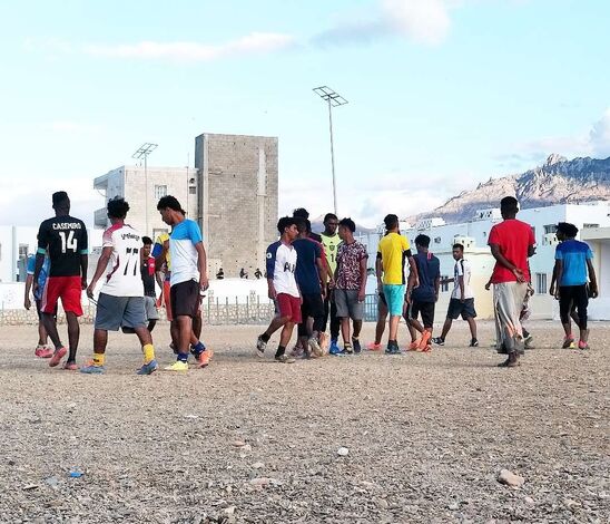الهلال السقطري يجرى الحصص التدريبية في ملعب الفقيد سعد علي سالمين استعدادا لبطولة الفقيد بن حمدون