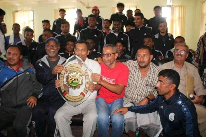 محافظ أبين يكرم نادي فحمان بطل الدوري اليمني للجمهورية (نسخة اضافية)