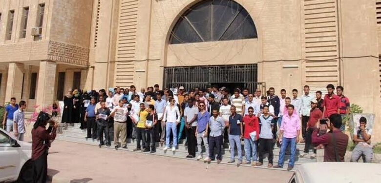 طلاب جامعات عدن..بين توقف العام الدراسي وإضراب المعلمين لاستعادة حقوقهم(تقرير)